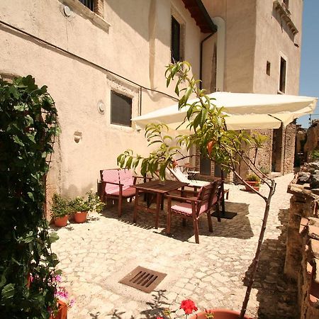Sotto Il Castello Gagliano Aterno Exterior photo