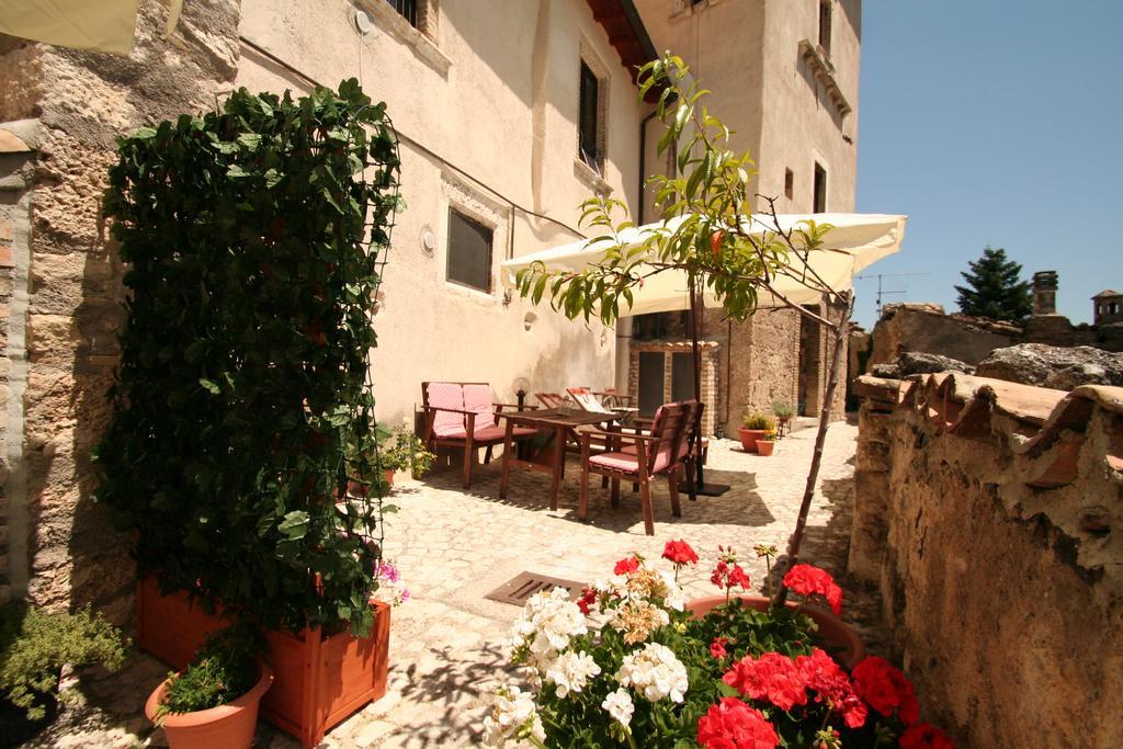 Sotto Il Castello Gagliano Aterno Exterior photo