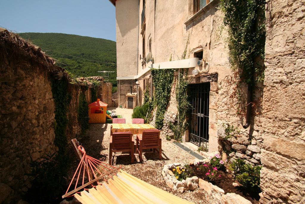 Sotto Il Castello Gagliano Aterno Exterior photo