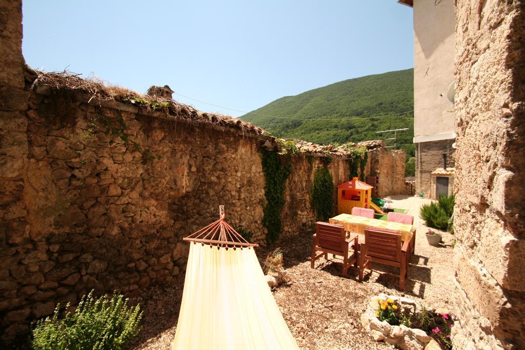 Sotto Il Castello Gagliano Aterno Exterior photo