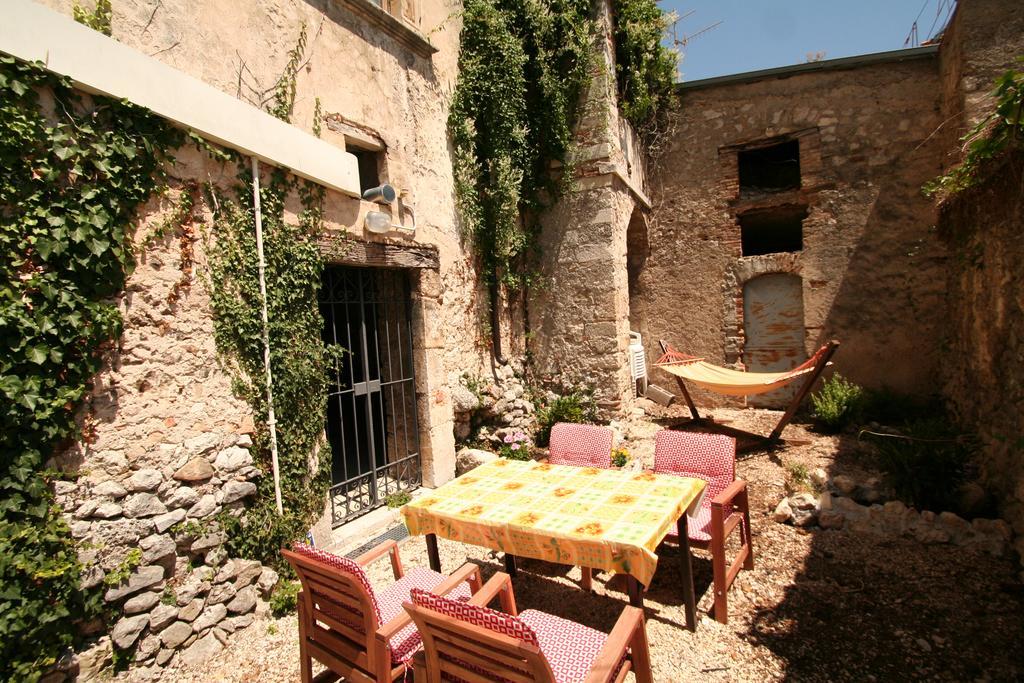 Sotto Il Castello Gagliano Aterno Exterior photo